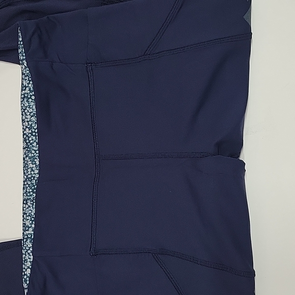 Lululemon Stash It Crop Leggings. - Picture 7 of 12